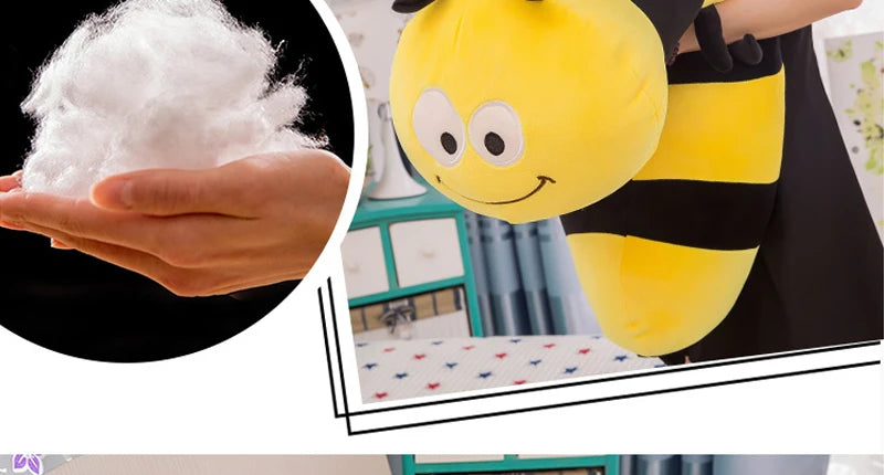 Relleno de algodón mostrado en la mano junto a un peluche de abeja doblado sobre un brazo