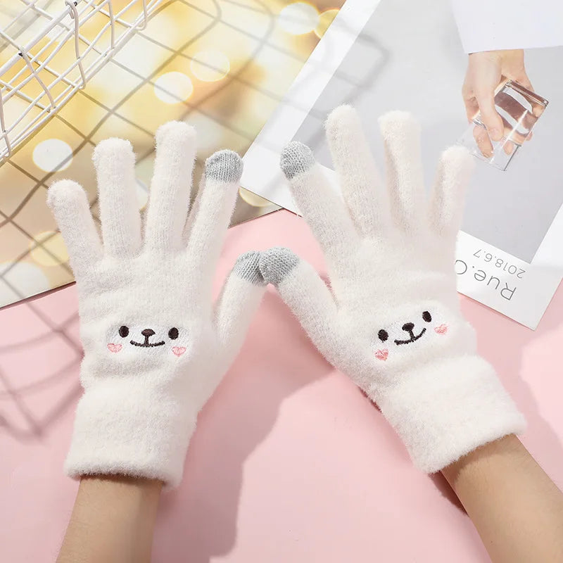 guantes kawaii blancos puestos